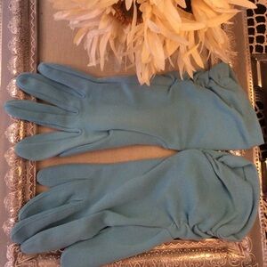 Vintage Robins egg blue wrist gloves